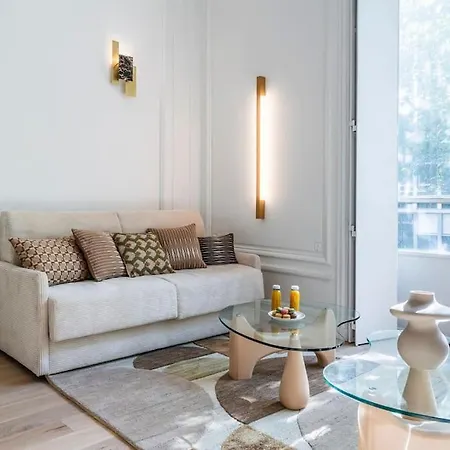 Conviviale Et Elegant 17 Paris