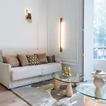 Conviviale Et Elegant 17 Paris